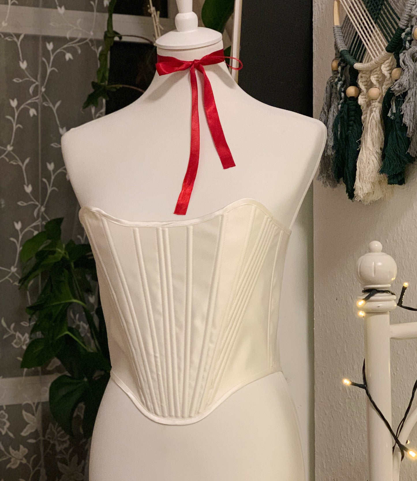 Wedding corset with off-shoulder sleeves