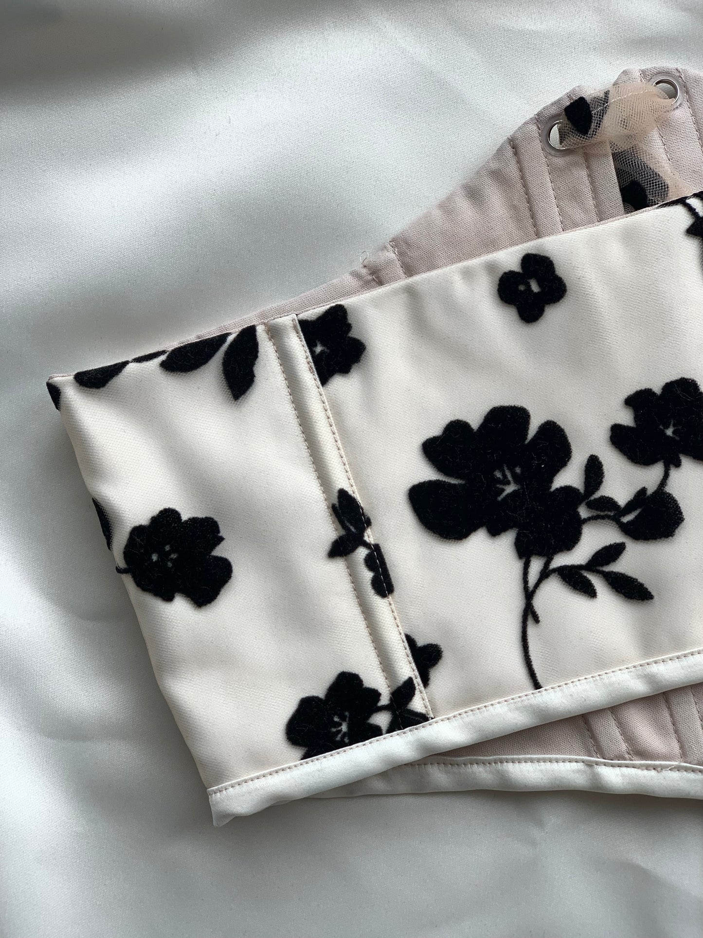 Floral corset belt