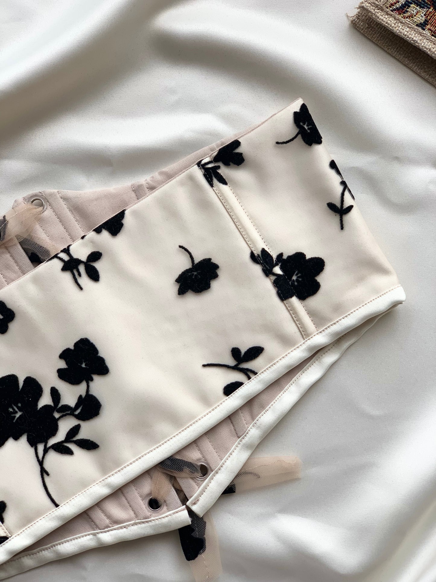 Floral corset belt