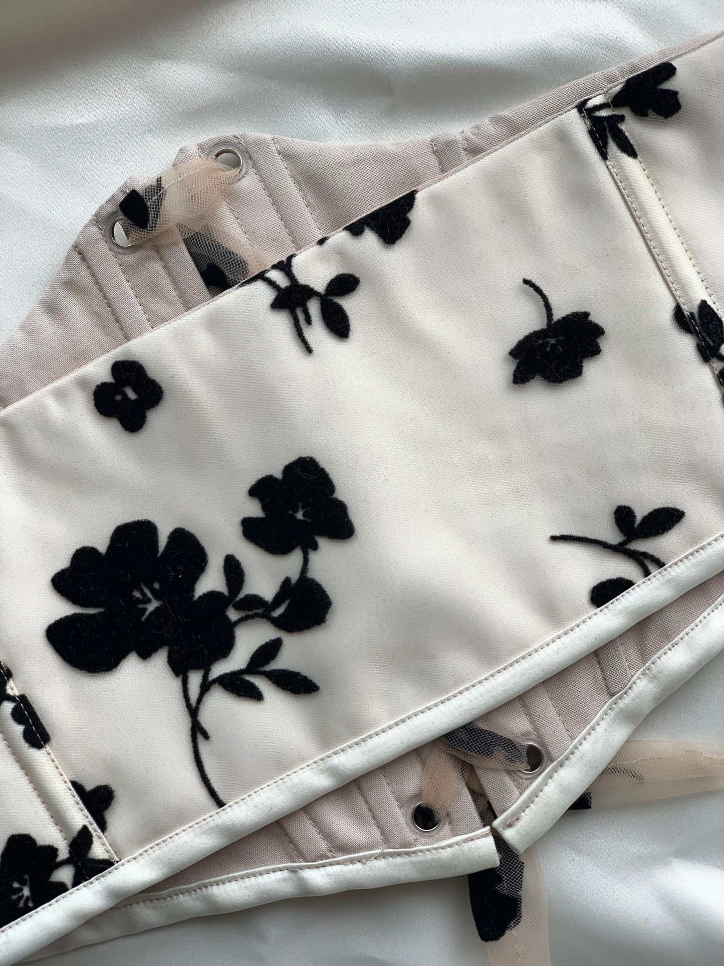 Floral corset belt
